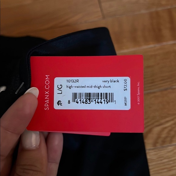 SPANX high waisted mid thigh power shorts - Picture 5 of 5